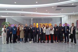 热烈欢迎新疆喀什人社局一行领导莅临乐竞lejing(中国)集团指导